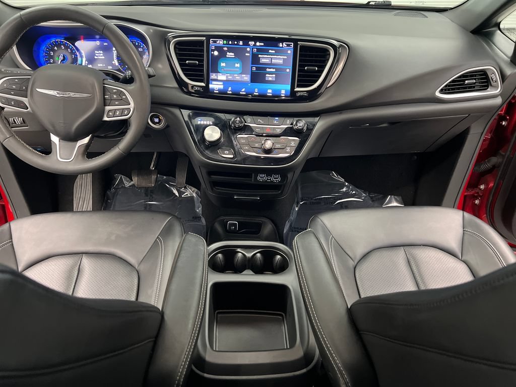 Used 2025 Chrysler Pacifica Select FWD image 53