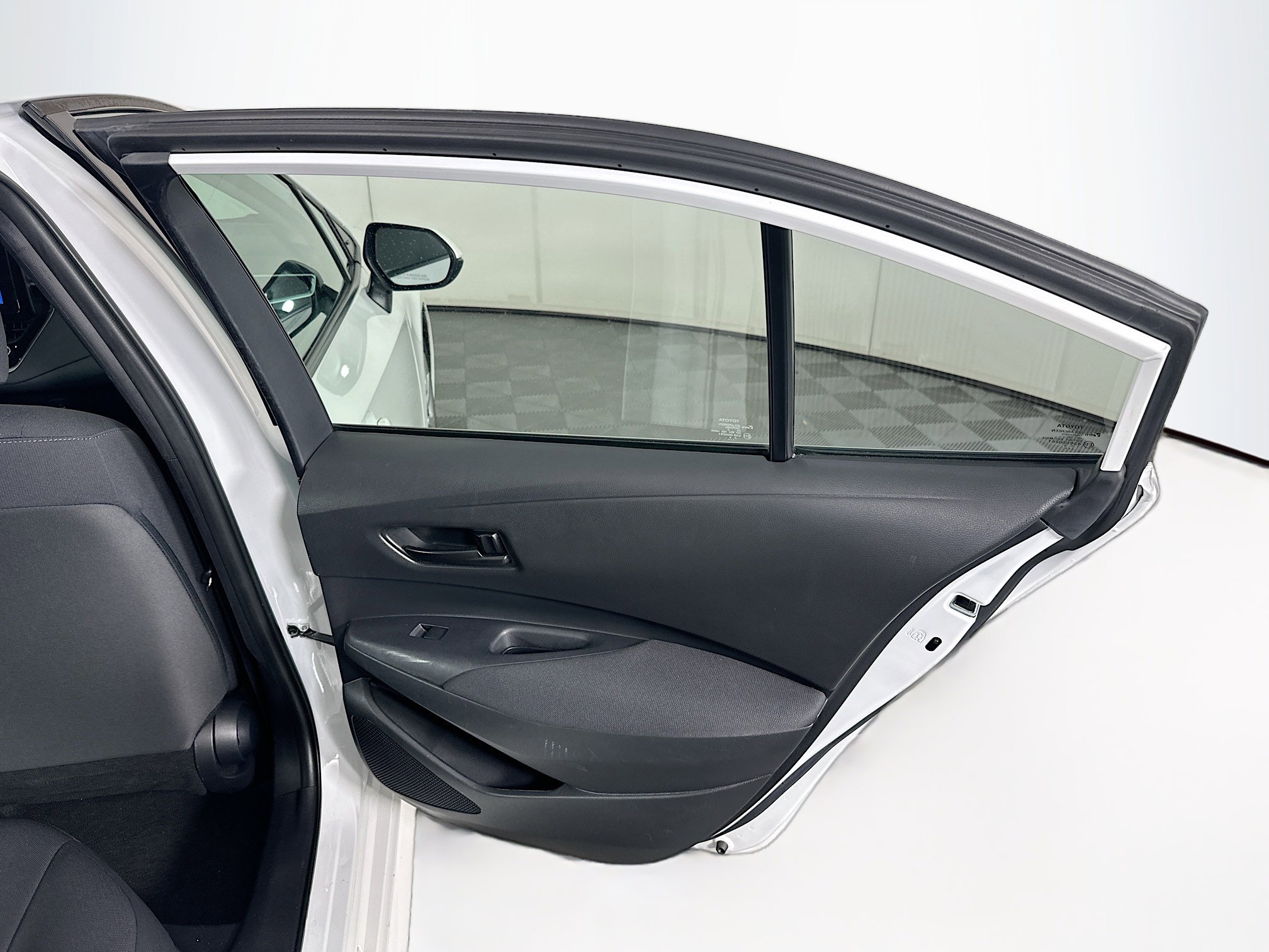 Used 2023 Toyota Corolla LE image 27