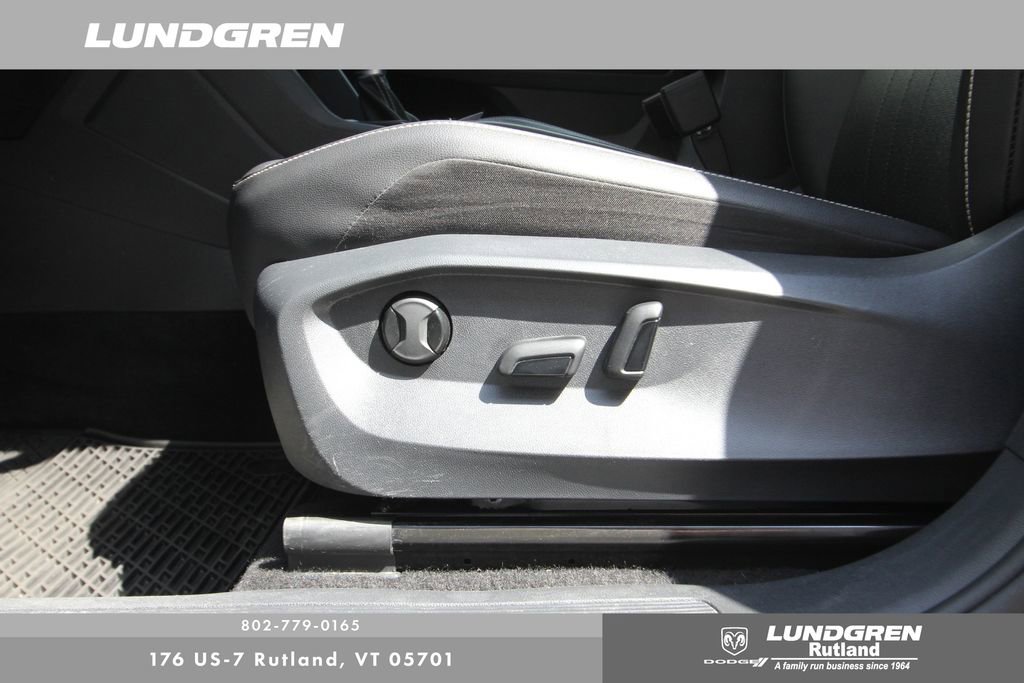 Used 2022 Volkswagen Tiguan SE image 12