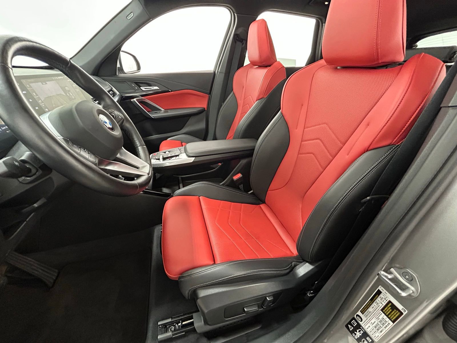 Used 2025 BMW X1 xDrive28i w/ Technology Package image 28