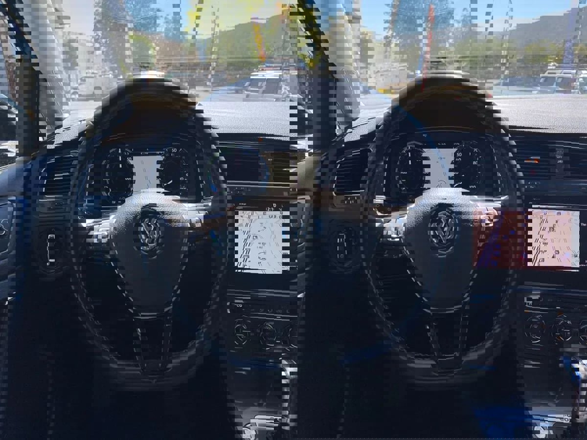 Used 2019 Volkswagen e-Golf SEL Premium image 12