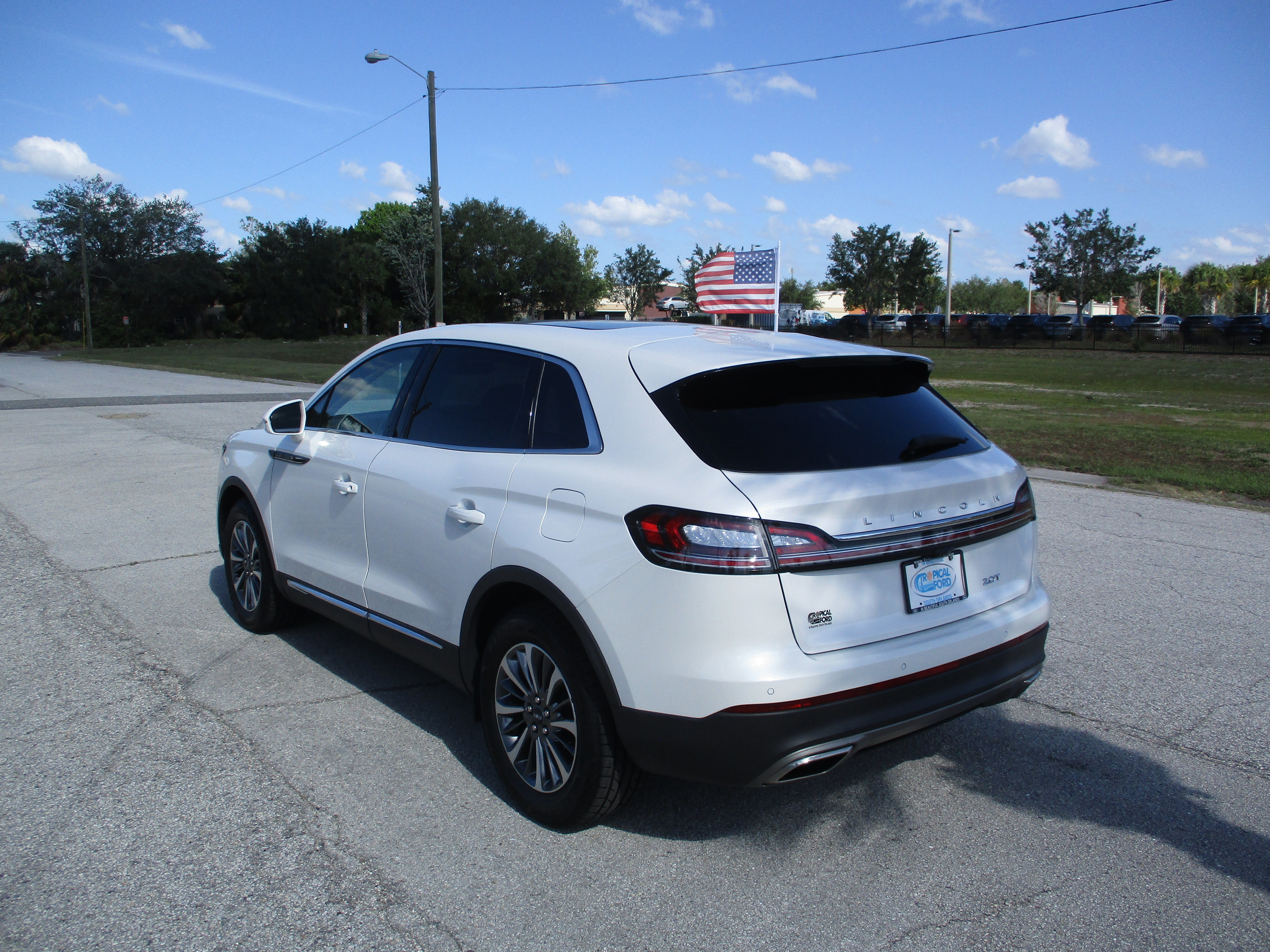 Used 2023 Lincoln Nautilus Reserve FWD image 5