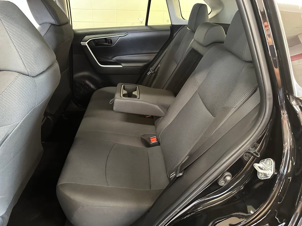 Used 2023 Toyota RAV4 LE AWD/4WD image 34