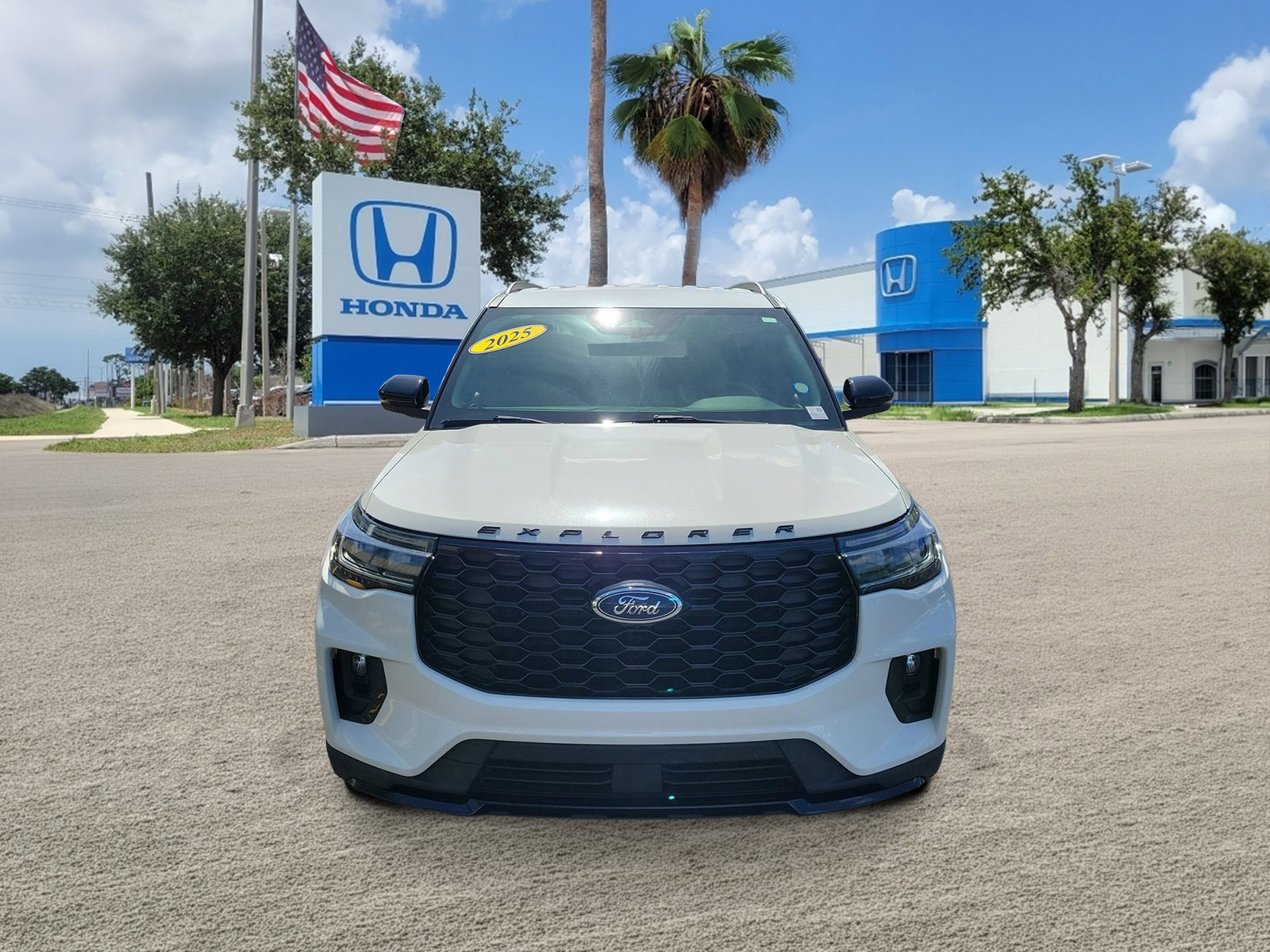 Used 2025 Ford Explorer ST-Line w/ Premium Package RWD image 2