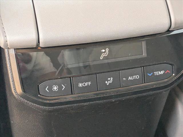 Used 2023 Toyota Highlander XLE image 18