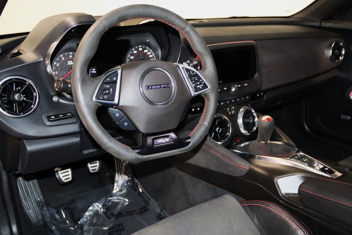 Used 2022 Chevrolet Camaro ZL1 RWD image 43