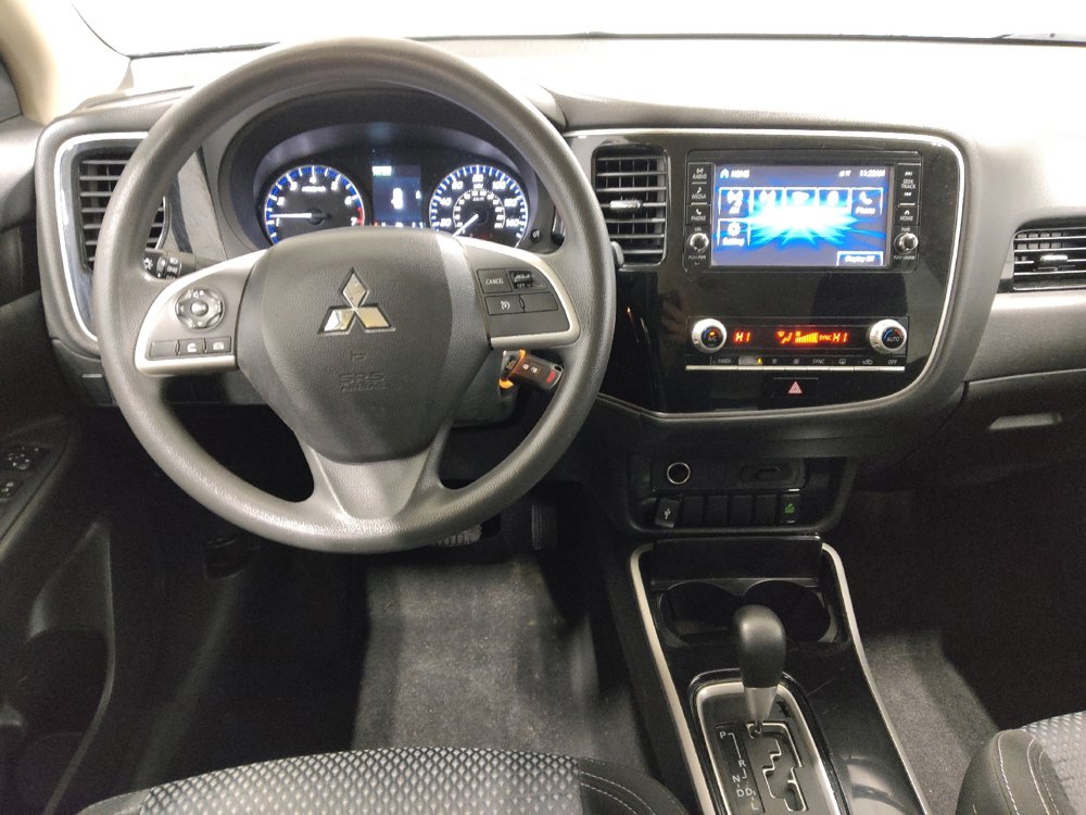 Used 2020 Mitsubishi Outlander ES image 22