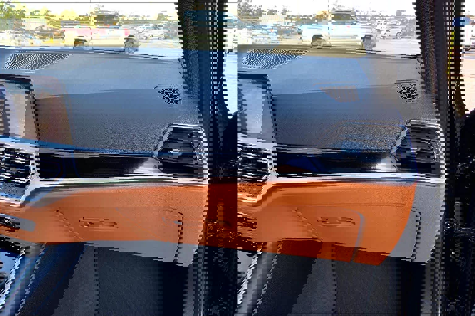 Used 2019 BMW 330i Sedan w/ Driving Assistance Package image 17