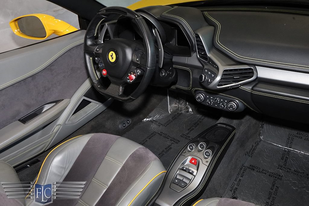 Used 2015 Ferrari 458 Spider RWD image 21