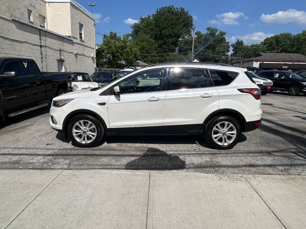 Used 2017 Ford Escape SE w/ Equipment Group 201A FWD image 5
