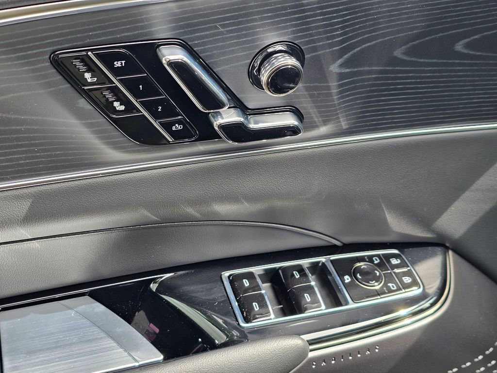 Used 2025 Cadillac Lyriq Sport image 22