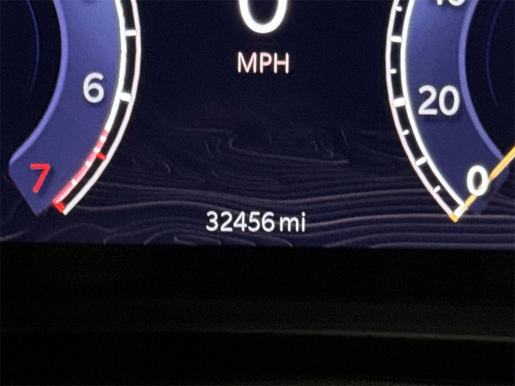 Used 2024 Jeep Grand Cherokee Limited image 14