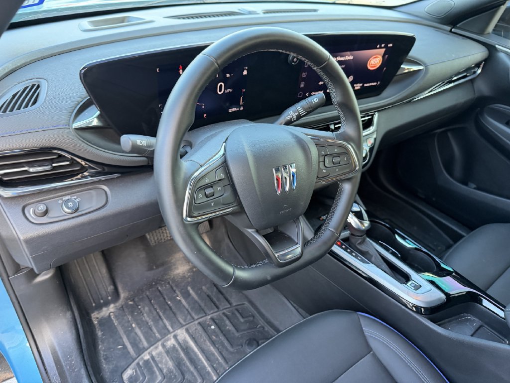 Used 2025 Buick Envista Sport Touring w/ Convenience II Package FWD image 14