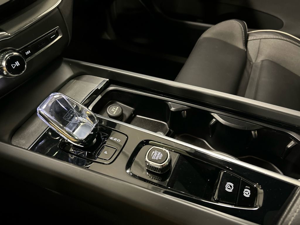 Certified 2023 Volvo XC60 B6 Ultimate AWD/4WD image 19