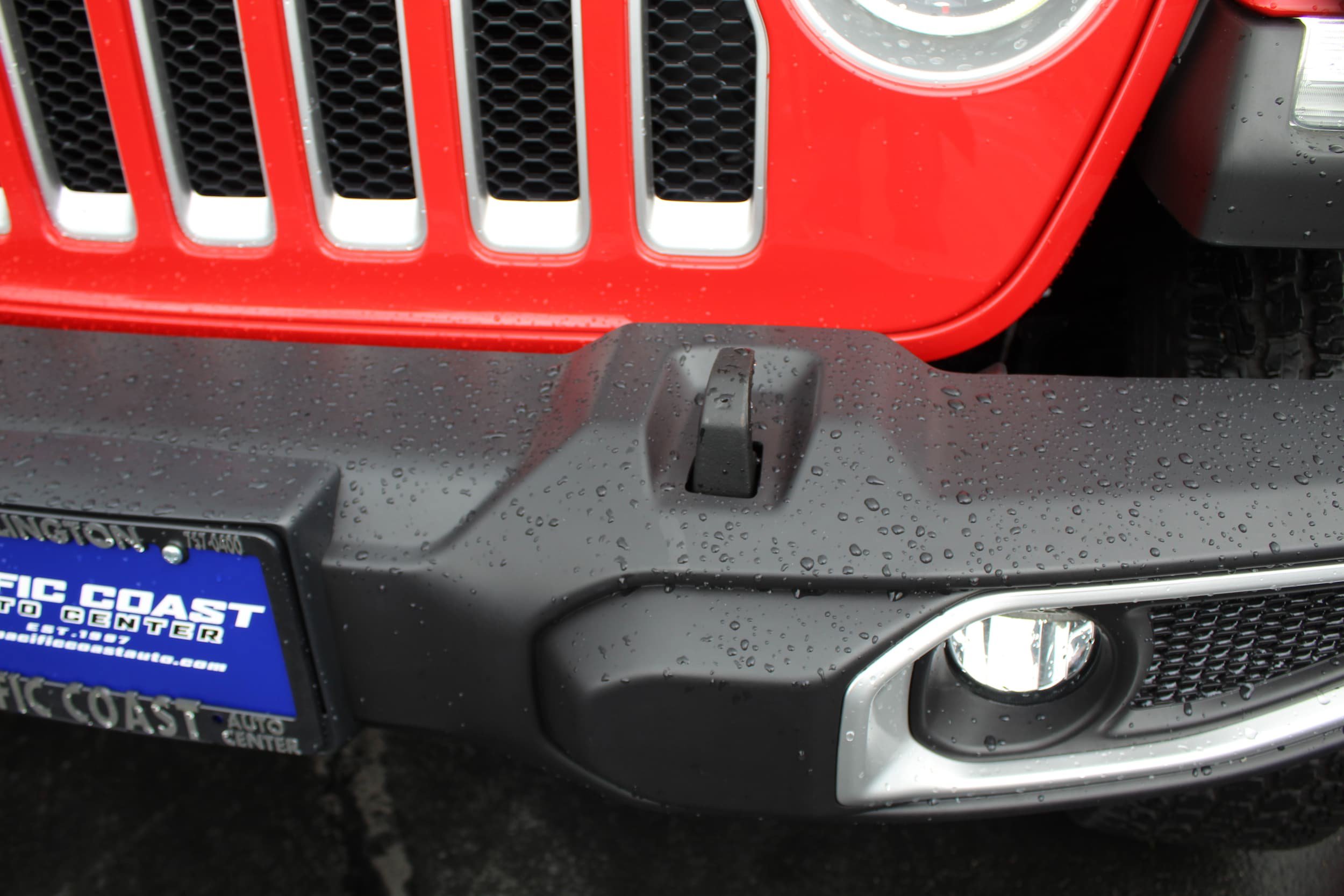 Used 2018 Jeep Wrangler Unlimited Sahara w/ Uconnect 4C Nav & Sound Group AWD/4WD image 17