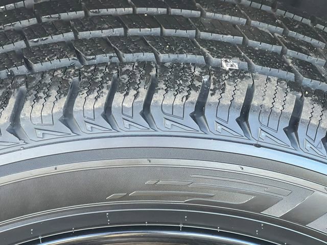 Used 2023 Jeep Grand Cherokee L Laredo image 9