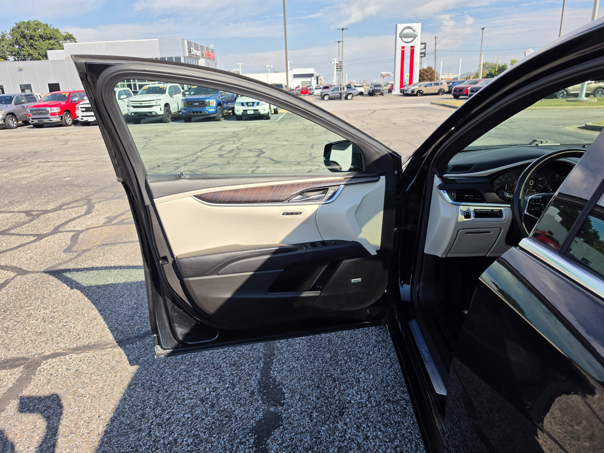 Used 2015 Cadillac XTS Platinum AWD/4WD image 17