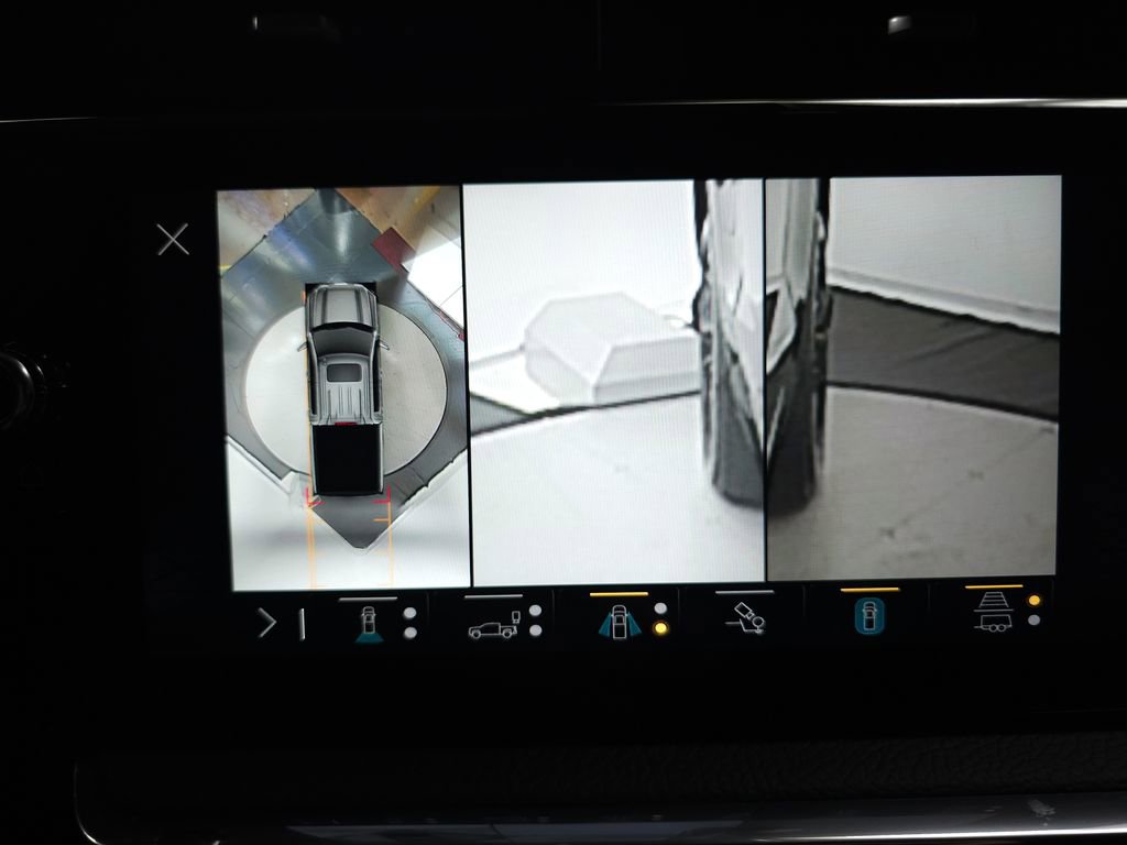 Used 2023 GMC Sierra 1500 Denali w/ Technology Package AWD/4WD image 19