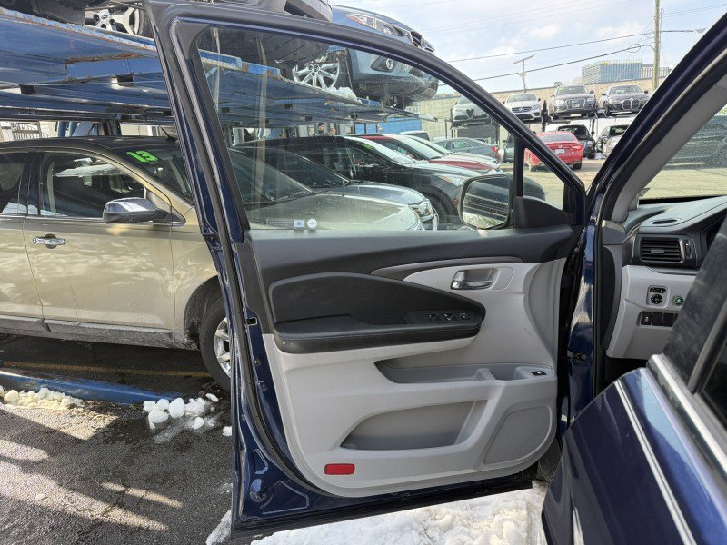 Used 2017 Honda Pilot EX image 10