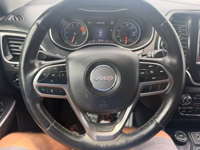 Used 2019 Jeep Cherokee Limited AWD/4WD image 16