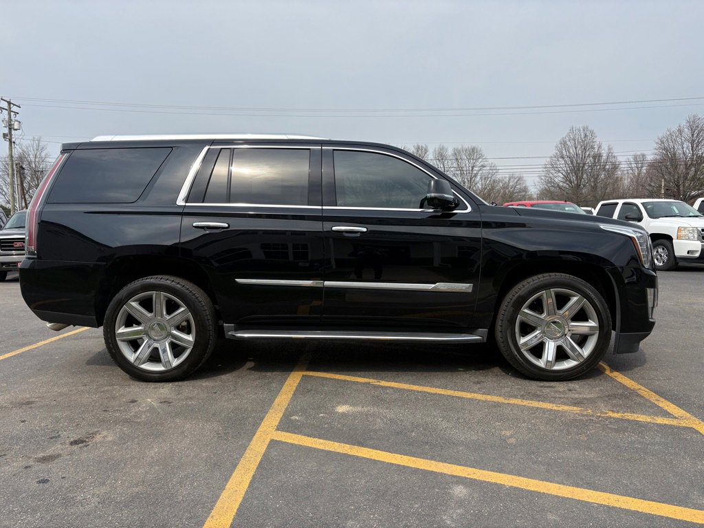 Used 2016 Cadillac Escalade Luxury image 5