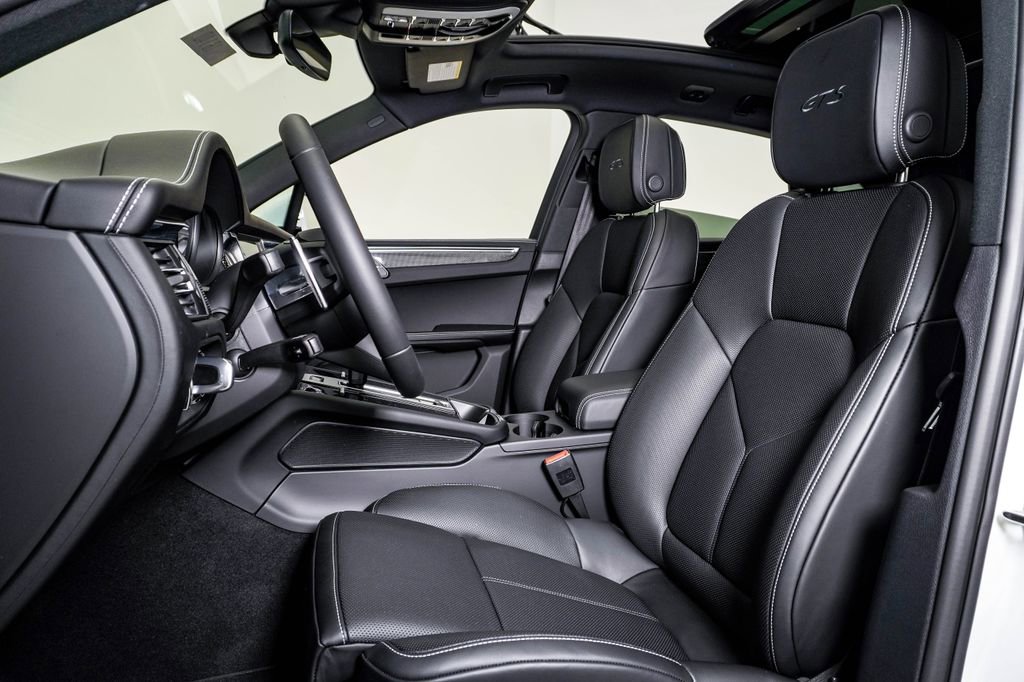 New 2026 Porsche Macan GTS AWD/4WD image 5