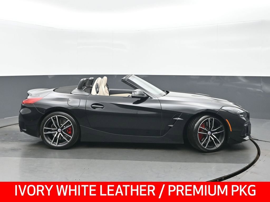 Used 2023 BMW Z4 M40i w/ Premium Package RWD image 2