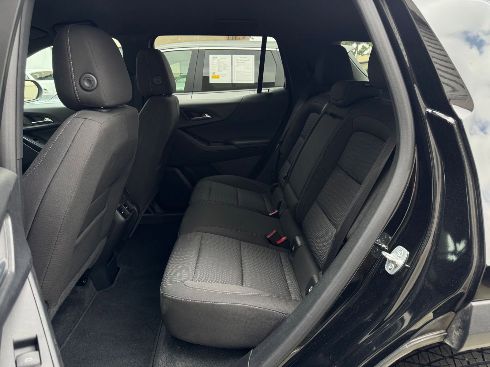 Used 2025 Chevrolet Equinox LT FWD image 27