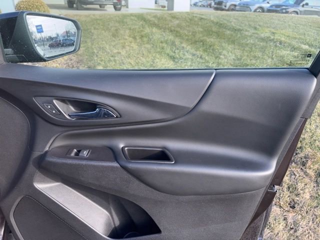 Used 2020 Chevrolet Equinox LT w/ Driver Convenience Package image 27