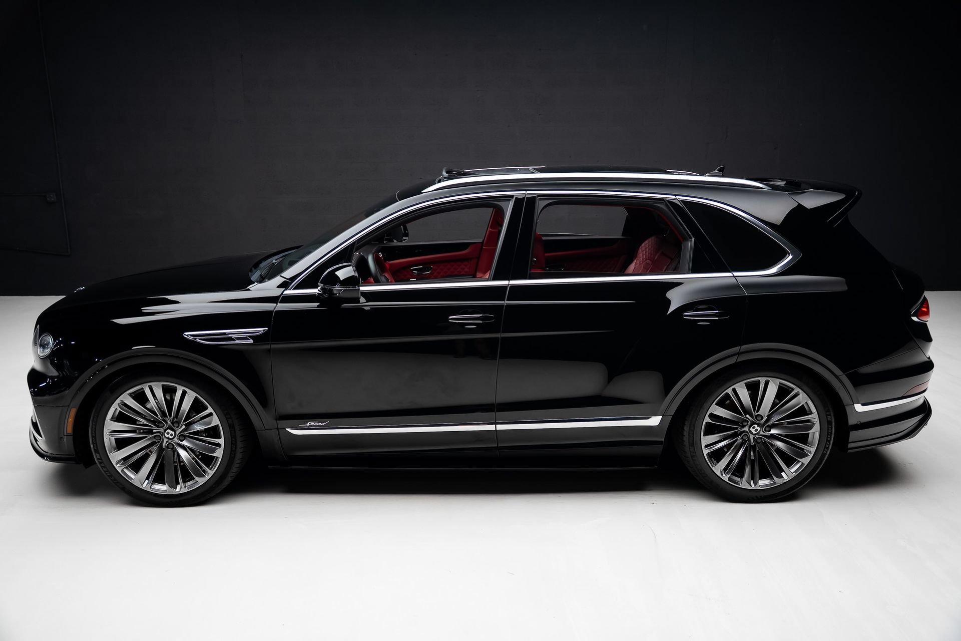 Used 2022 Bentley Bentayga Speed AWD/4WD image 16