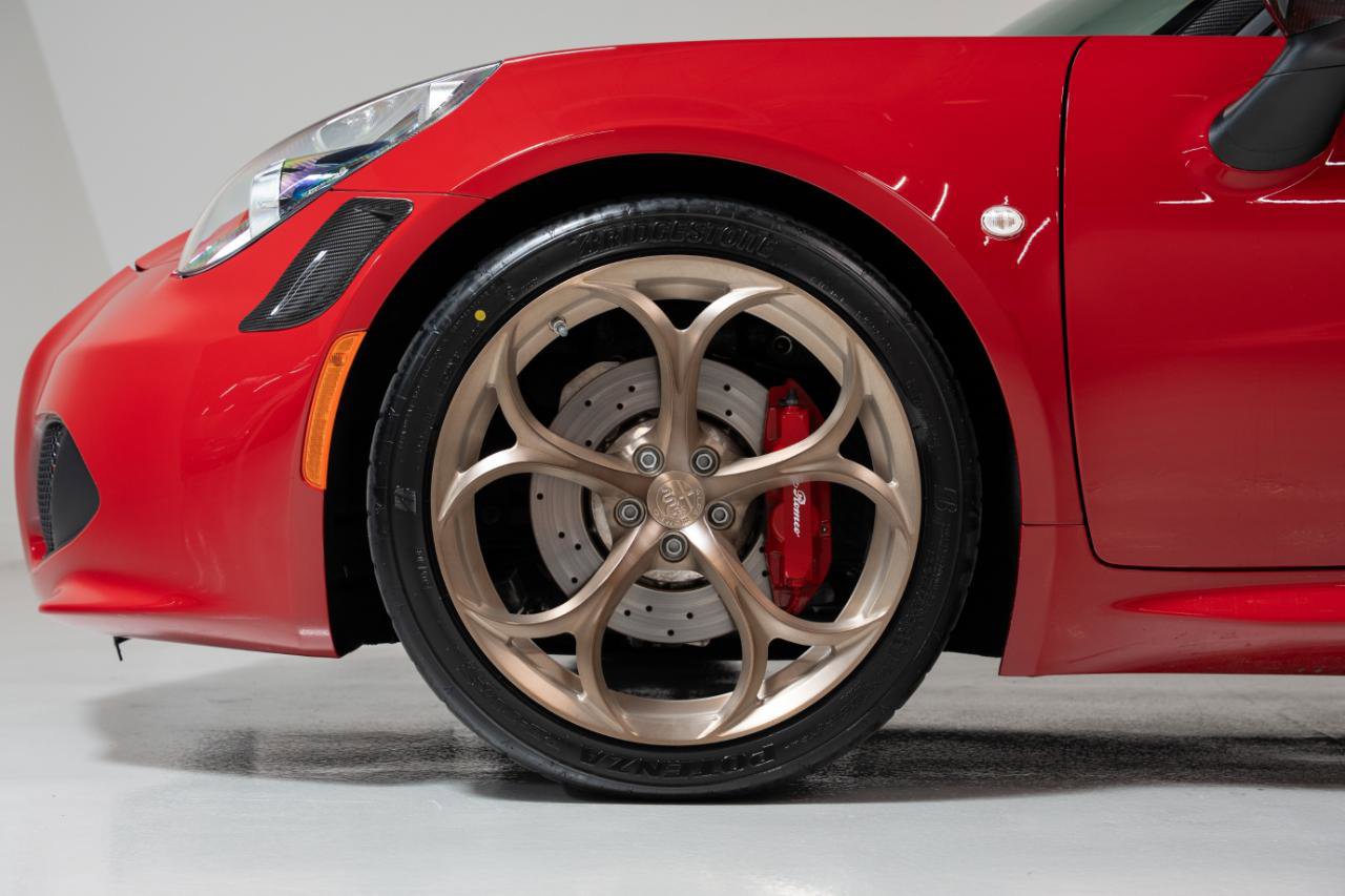 Used 2018 Alfa Romeo 4C Spider RWD image 23