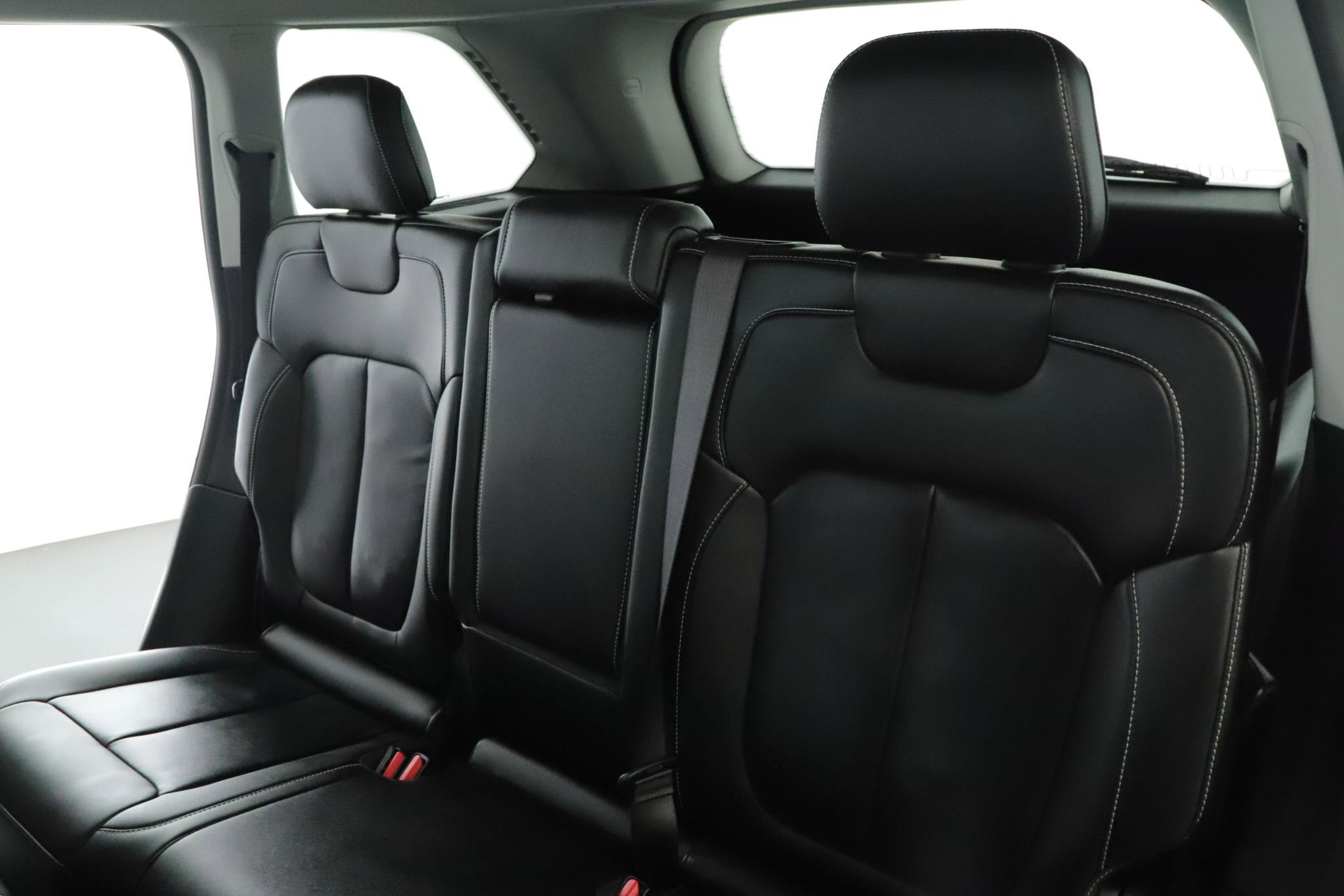 Used 2023 Jeep Grand Cherokee Limited w/ Trailer Tow Prep Group (B) image 5