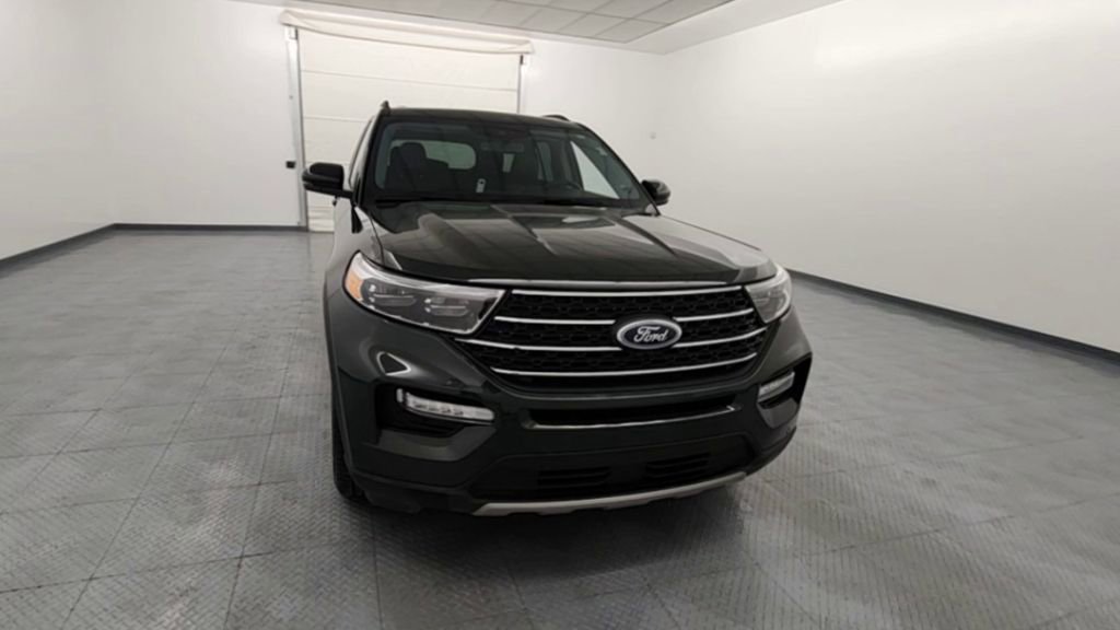 Used 2023 Ford Explorer XLT w/ Equipment Group 202A image 2