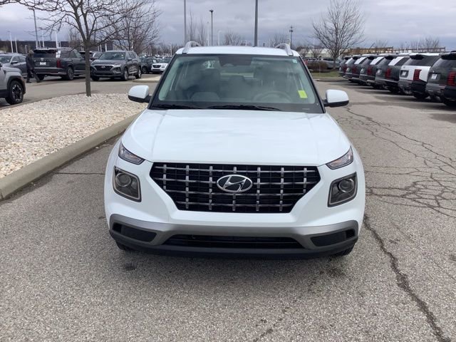 Certified 2026 Hyundai Venue SEL FWD image 3