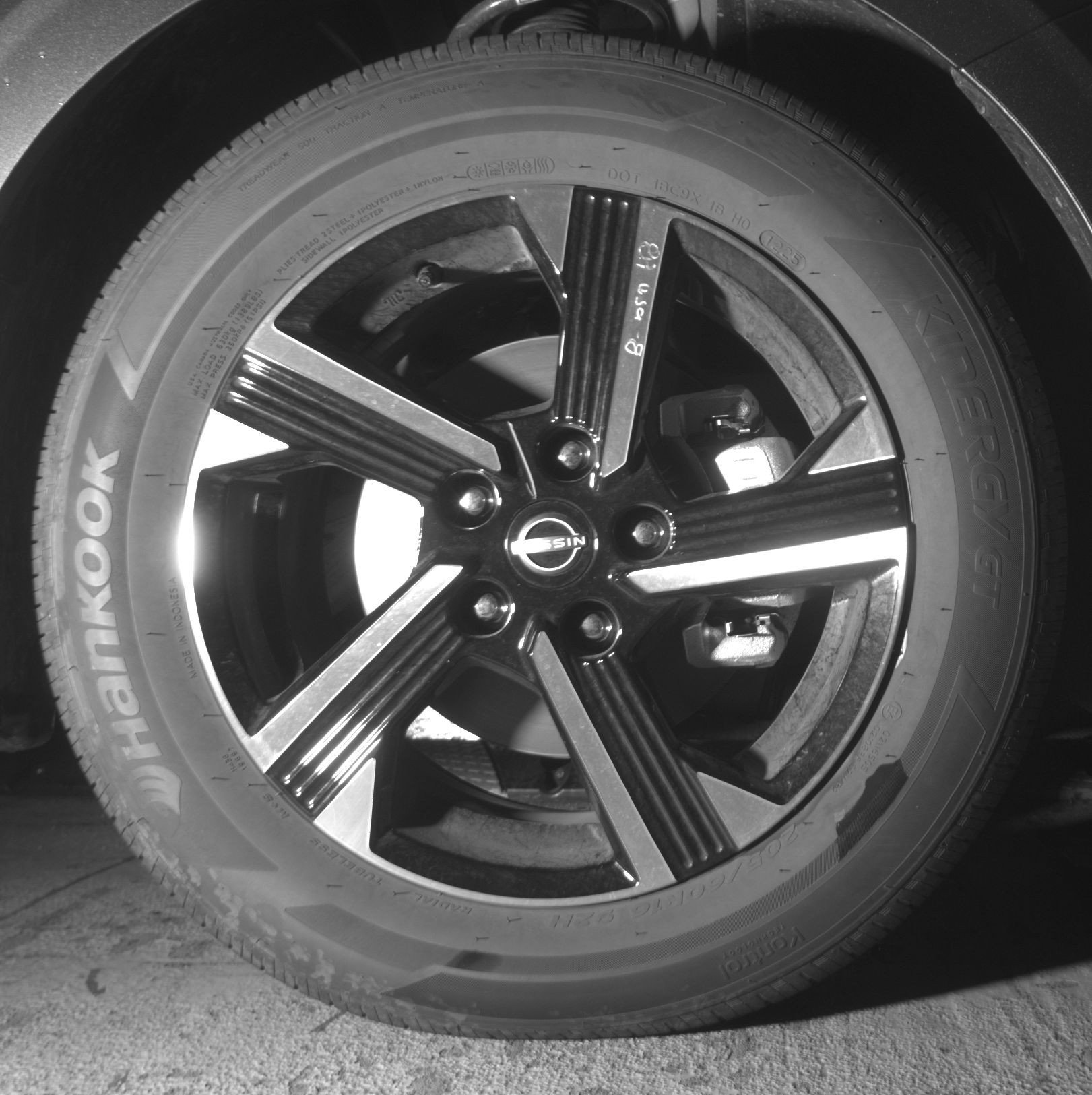 Used 2025 Nissan Sentra SV image 13