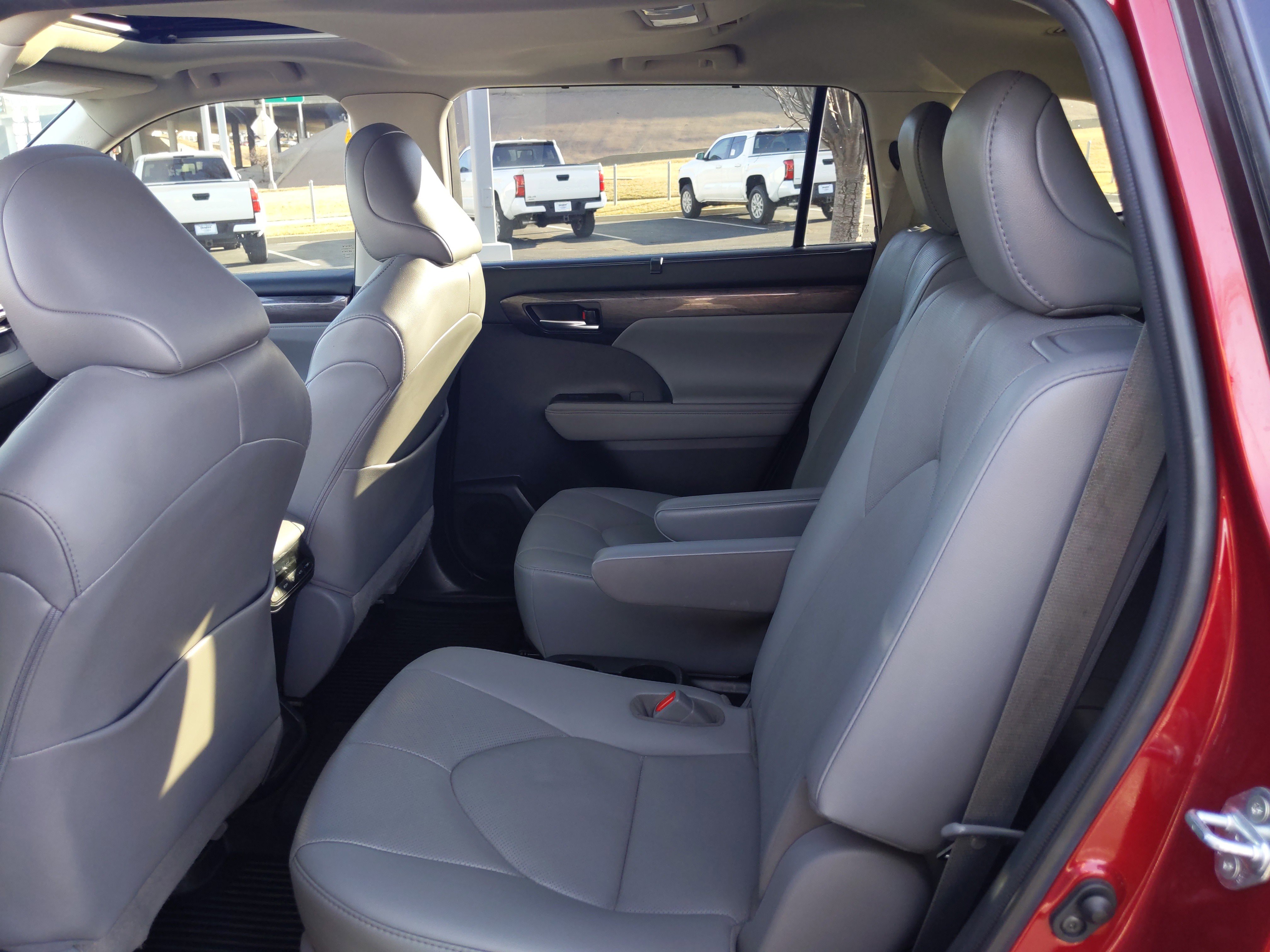 Certified 2021 Toyota Highlander Limited image 31