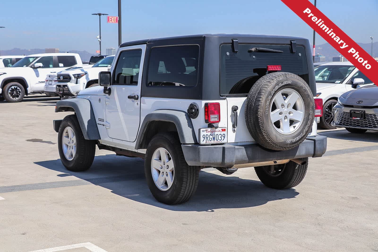 Used 2018 Jeep Wrangler Sport AWD/4WD image 7