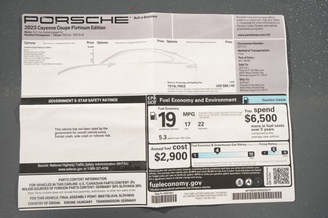 Used 2023 Porsche Cayenne Platinum Edition image 55