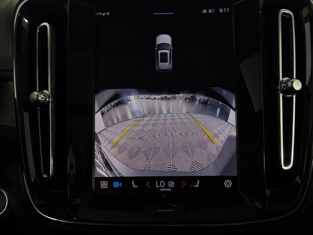 Used 2025 Volvo XC40 B5 Plus image 20