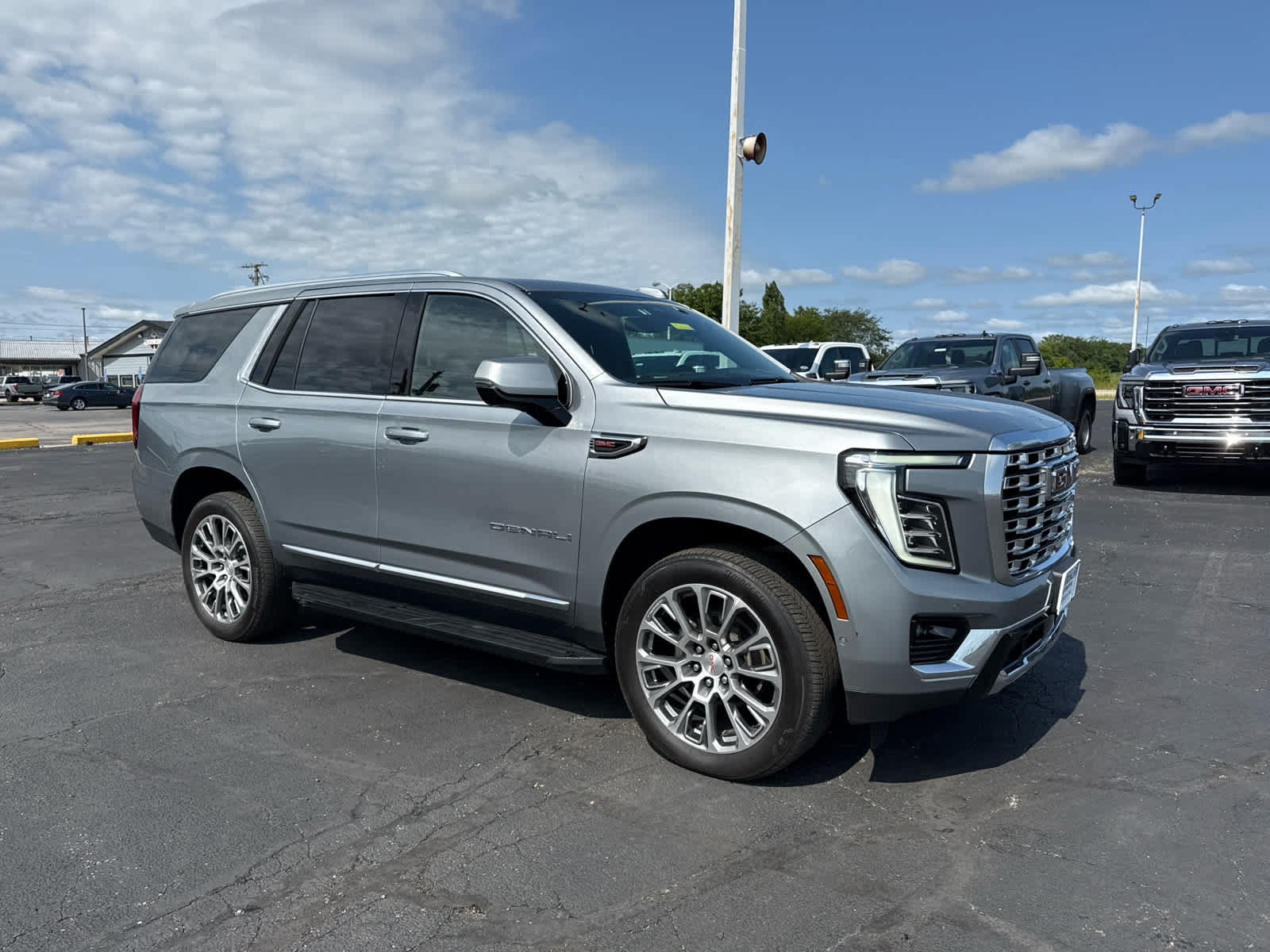 Certified 2025 GMC Yukon Denali AWD/4WD image 7