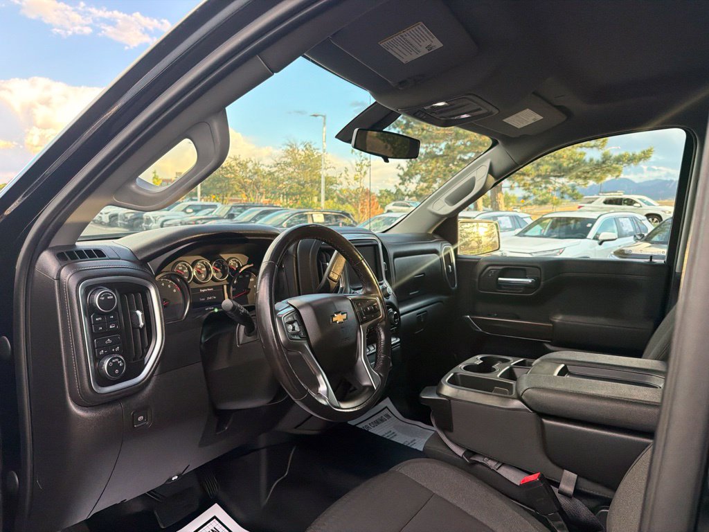 Used 2022 Chevrolet Silverado 1500 LT AWD/4WD image 24