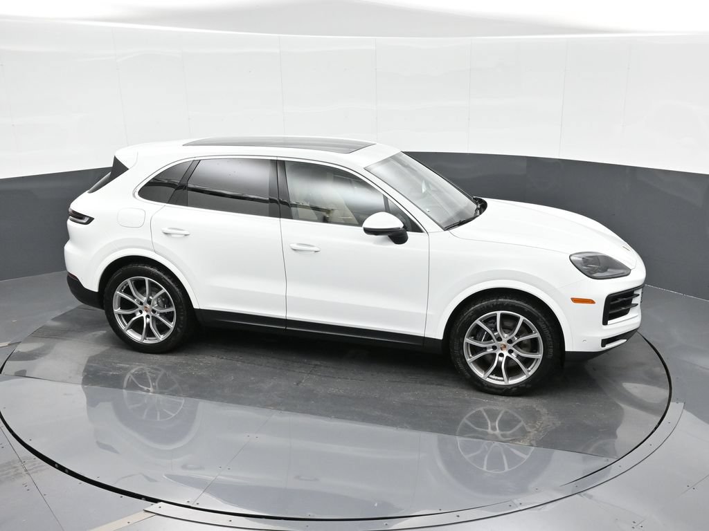 Certified 2026 Porsche Cayenne AWD/4WD image 31