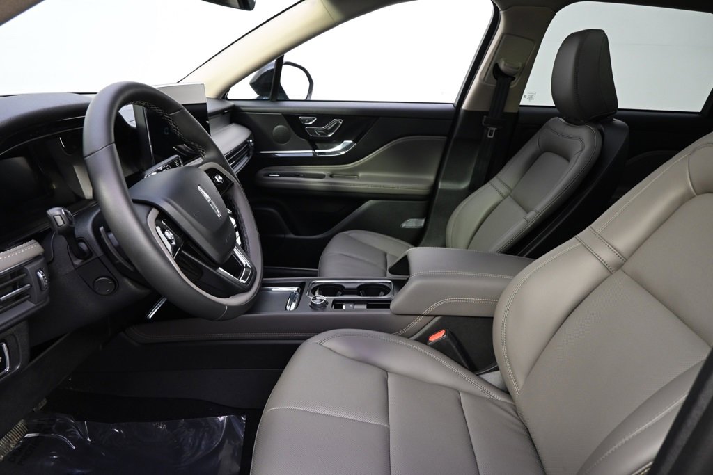 New 2026 Lincoln Corsair Premiere image 13