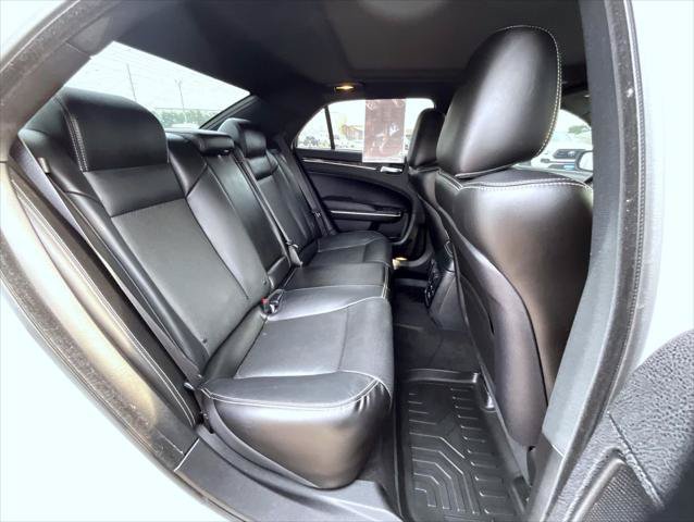 Certified 2022 Chrysler 300 S w/ Comfort Group RWD image 18