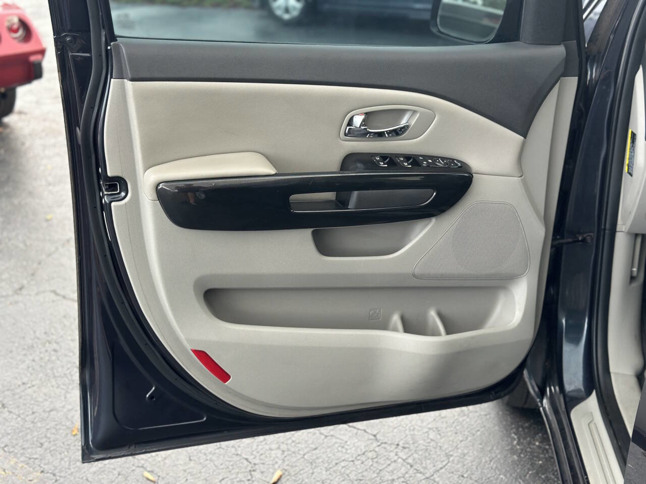 Used 2016 Kia Sedona EX image 12