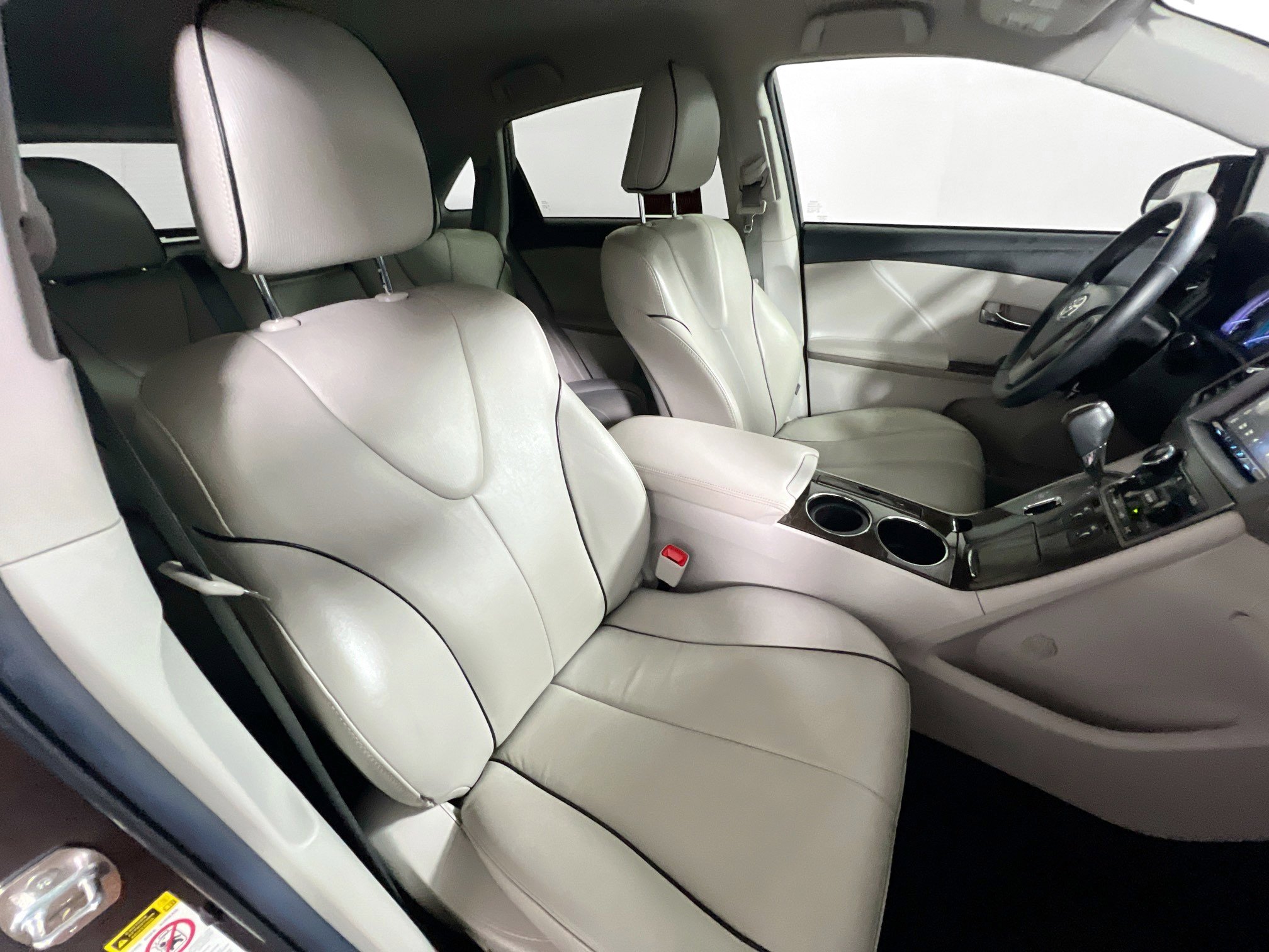 Used 2014 Toyota Venza XLE image 31