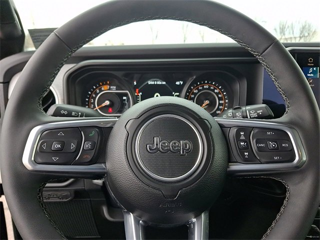Used 2025 Jeep Wrangler Sahara image 18