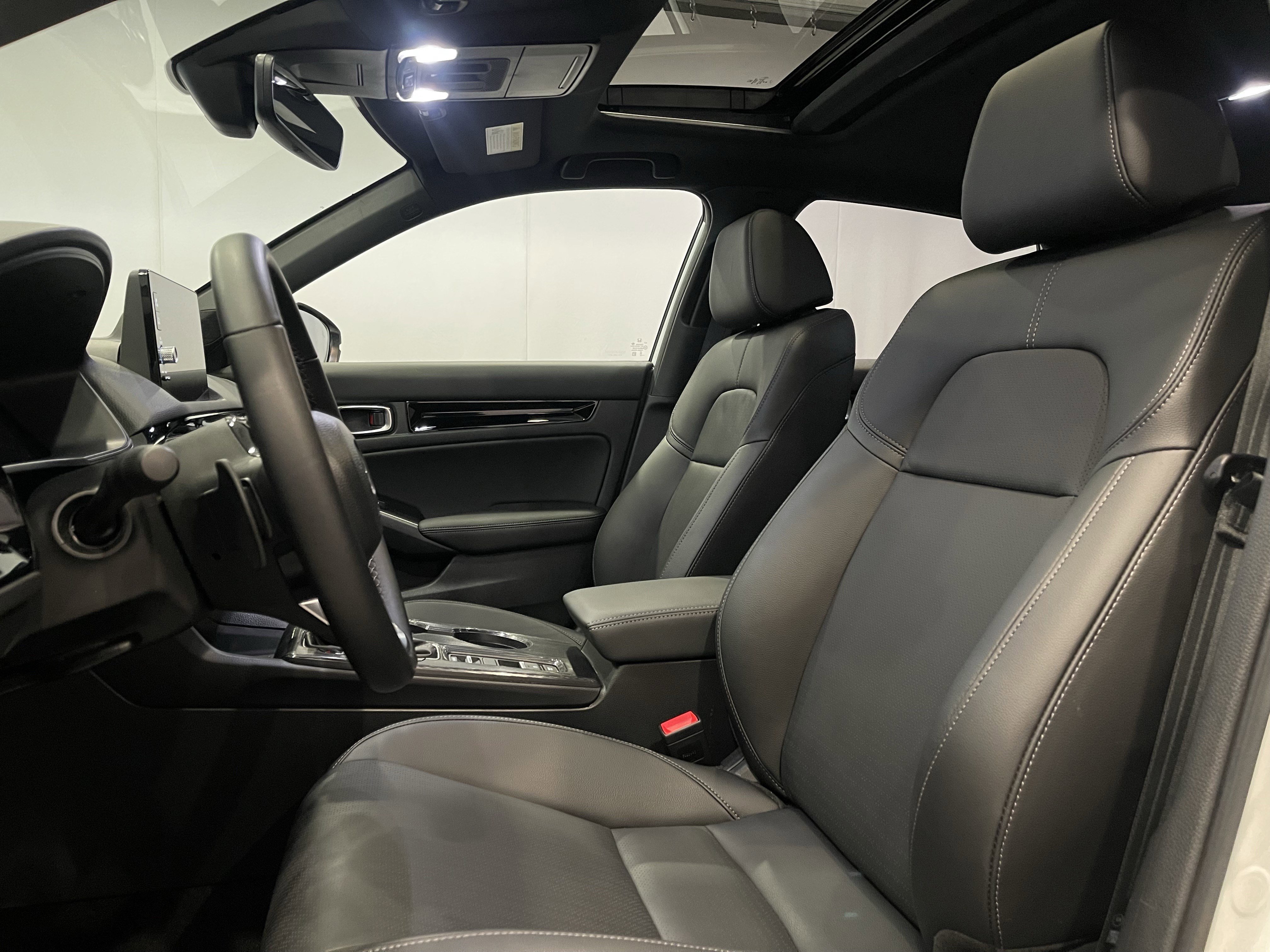 Used 2025 Honda Civic Sport image 15