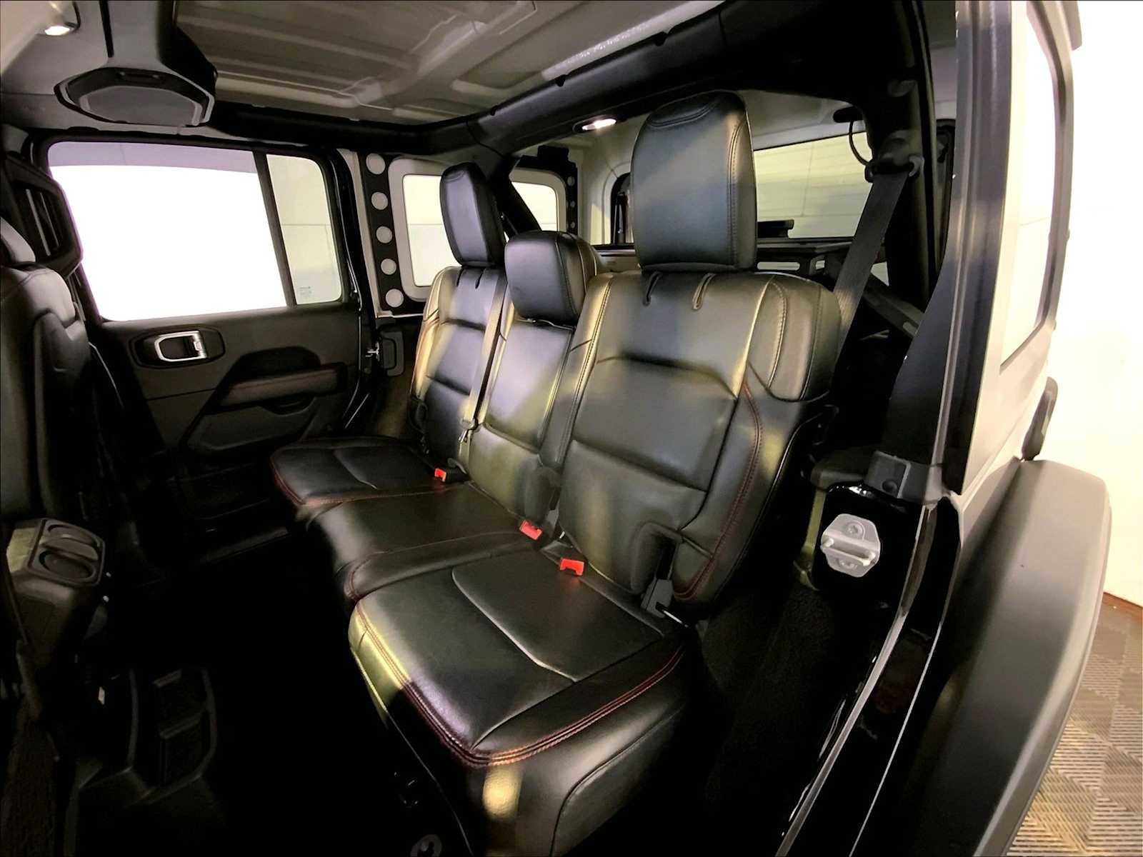 Used 2020 Jeep Wrangler Unlimited Rubicon w/ Dual Top Group image 24