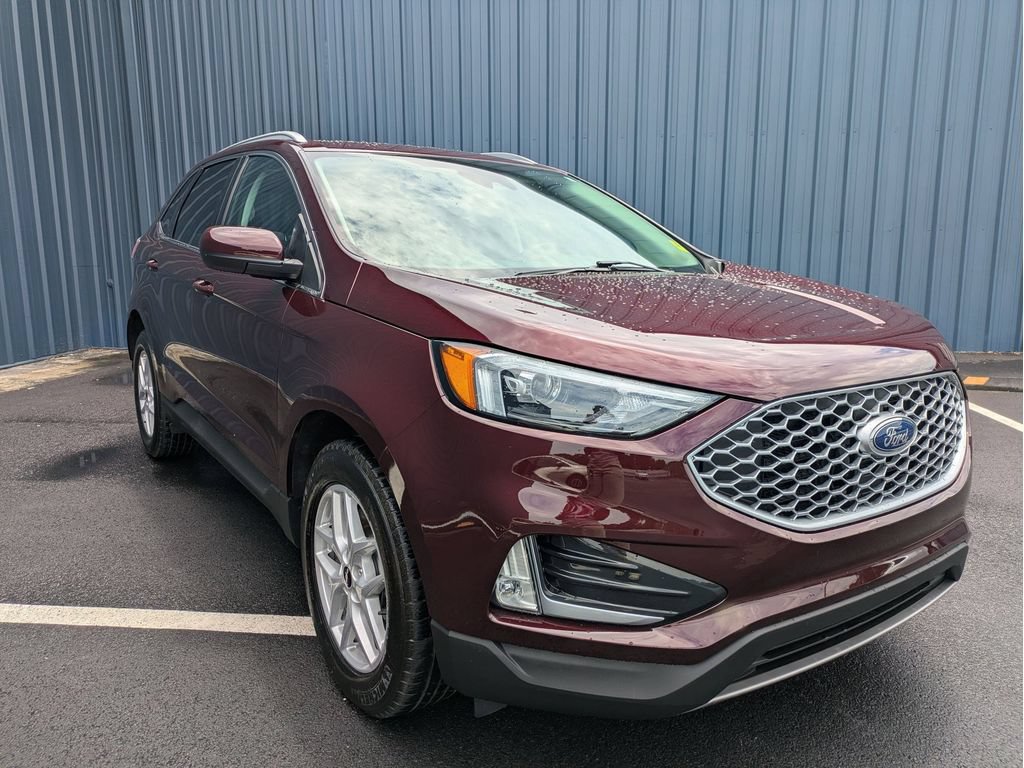 Certified 2023 Ford Edge SEL w/ Convenience Package AWD/4WD image 3